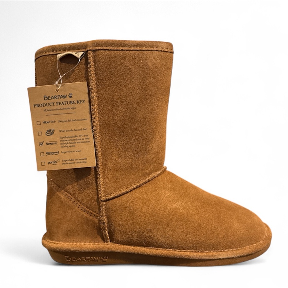 Bearpaw Eva Short Boot Size 9 New in Box